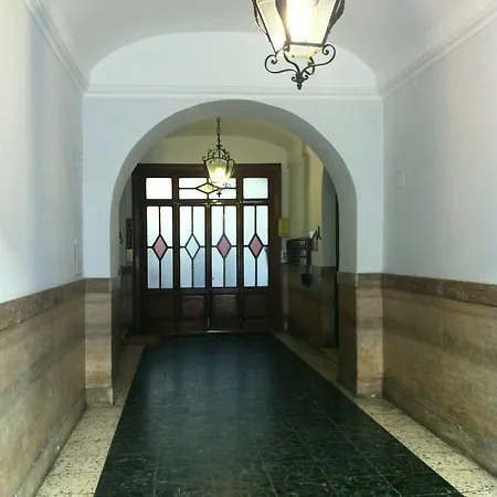 Bread And Roses Hotel 3*